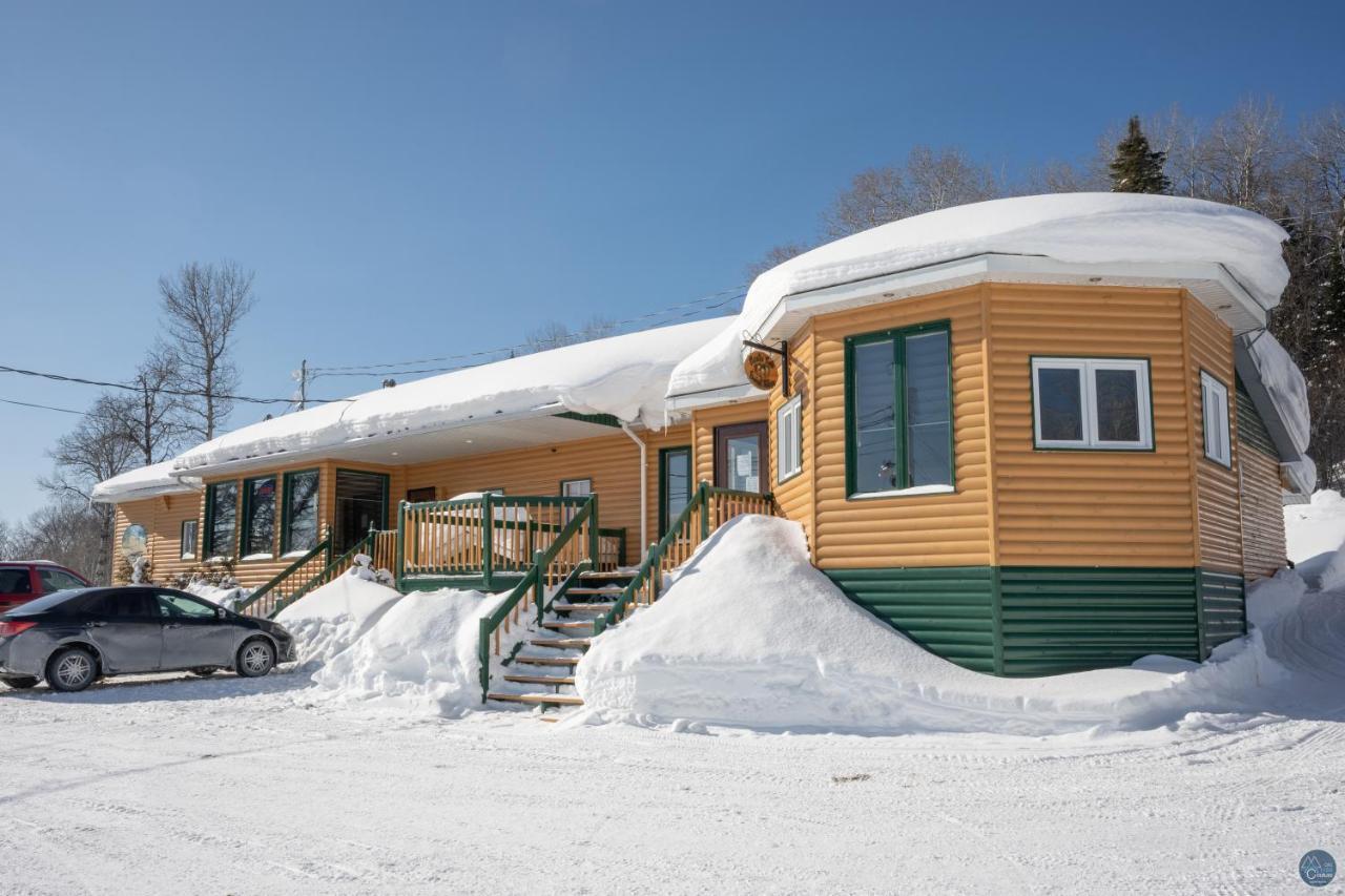 Auberge Eva Lac-Bouchette Eksteriør bilde